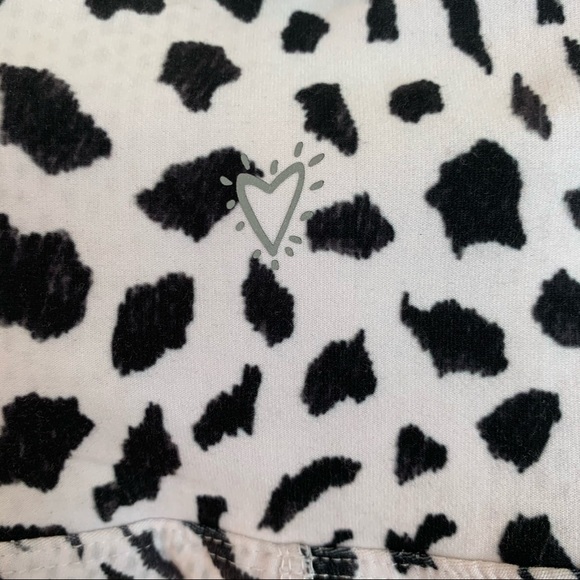 Betsey Johnson White Leopard Print Capri Leggings - Picture 6 of 12
